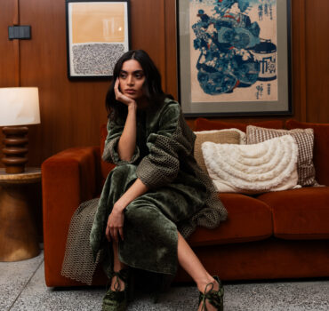 Netted Velvet التسليم خلال ٣ ايام من تاريخ الطلب