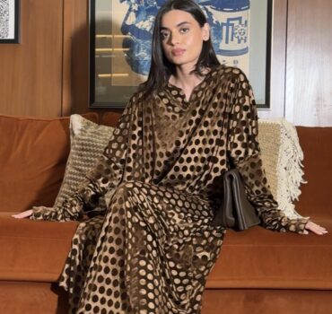 Velvet Polka التسليم خلال ٢ ايام من تاريخ الطلب